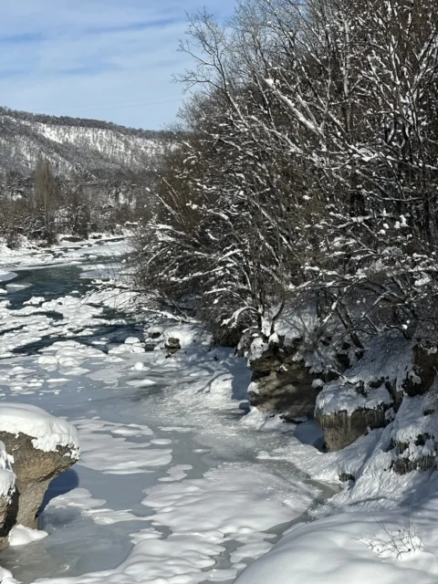 Январская Адыгея: Лаго-Наки, пещеры, водопады и термы
